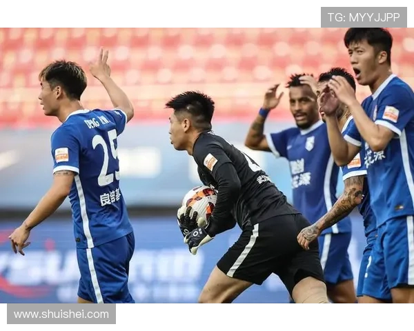 武汉三镇鏖战再起聚焦中超赛场巅峰对决点燃江城足球激情