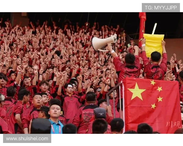 广州足球队状态引发热议球迷对未来表现充满期待与担忧