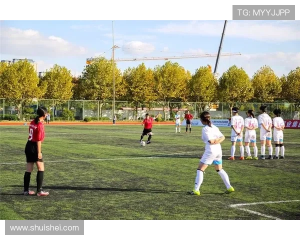 深圳极限运动队战术解析：盯防打法的优势与应用探讨